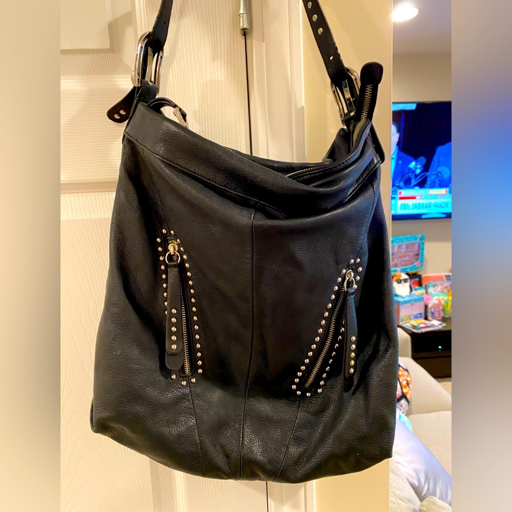 Good condition b makowsky black leather tote